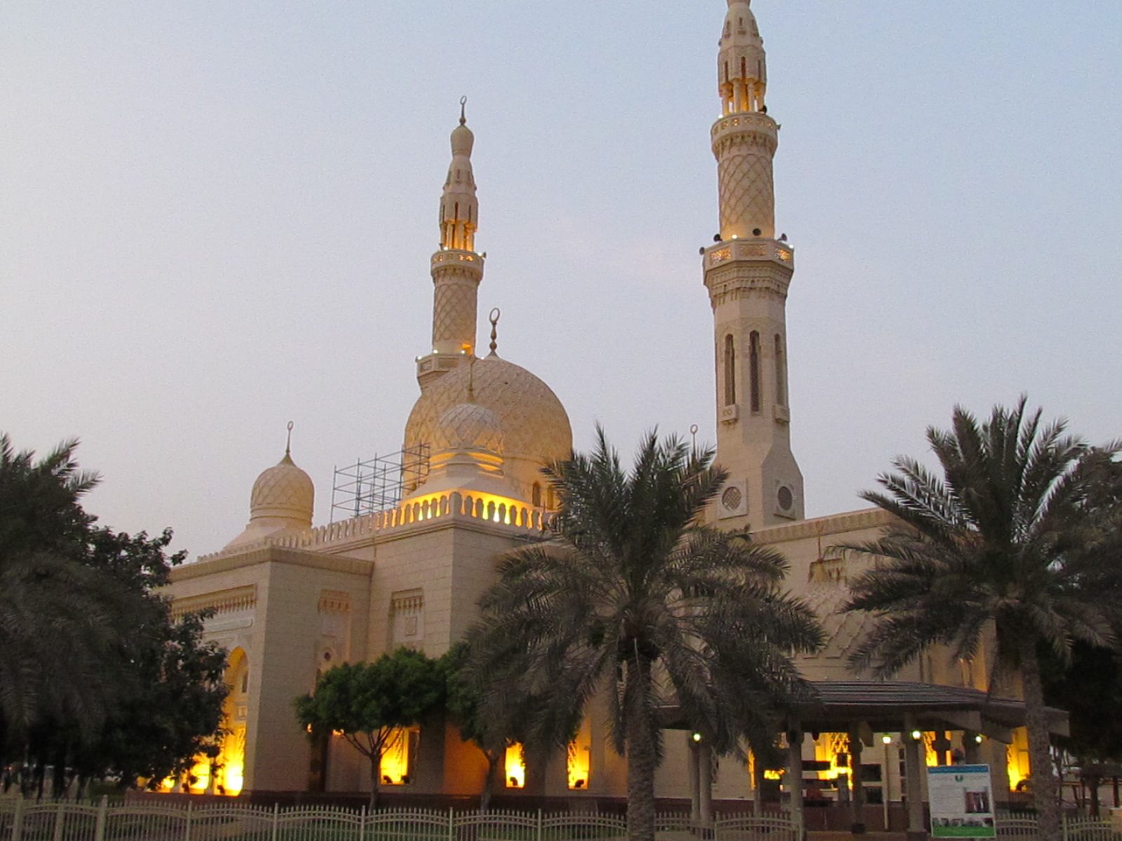 UAE 36 Jumeira Mosque Dubai